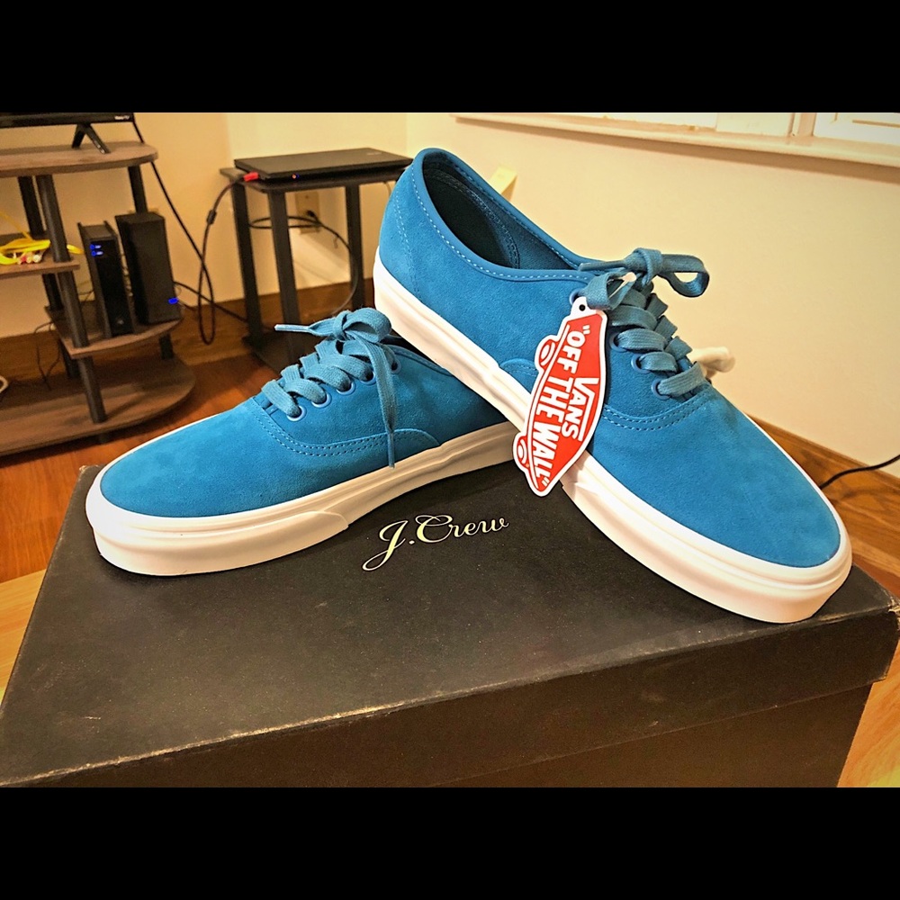 Vans men’s 9 blue suede leather sneakers NWB